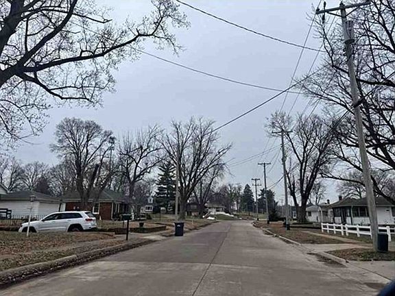 Exterior Neighborhood (street photo)
