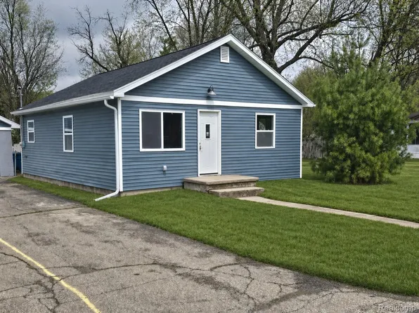 3315 Brookfield Ave, Kalamazoo, MI 49048