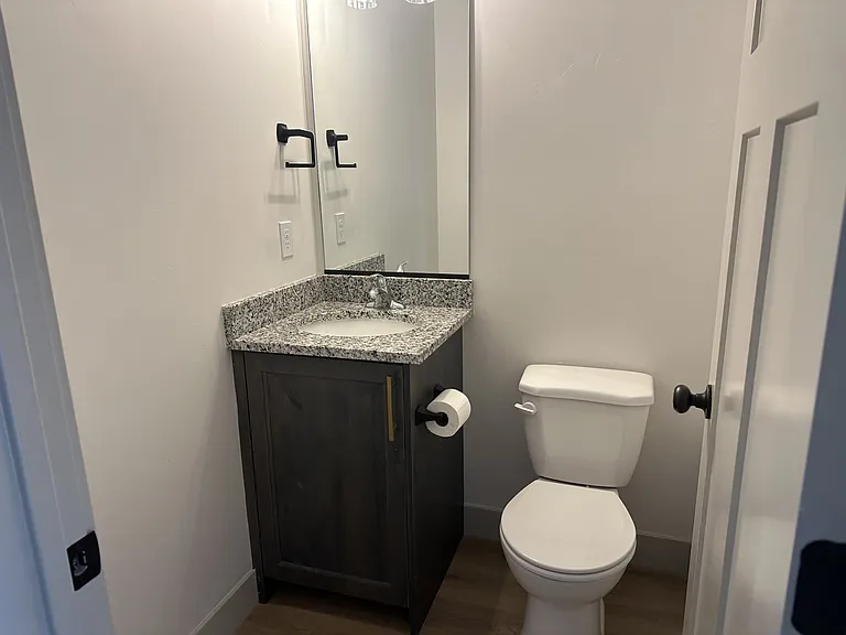 852 E 250 N #1 — Photo 17