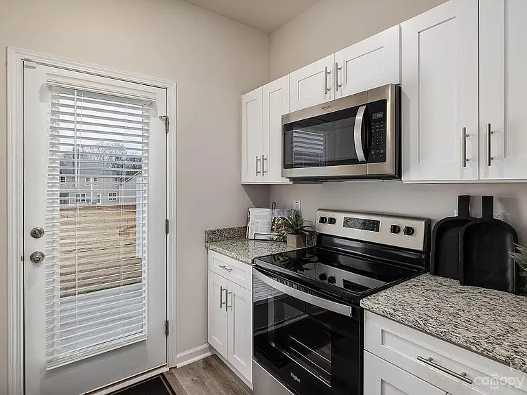 5637 Carrington Ct — Photo 8