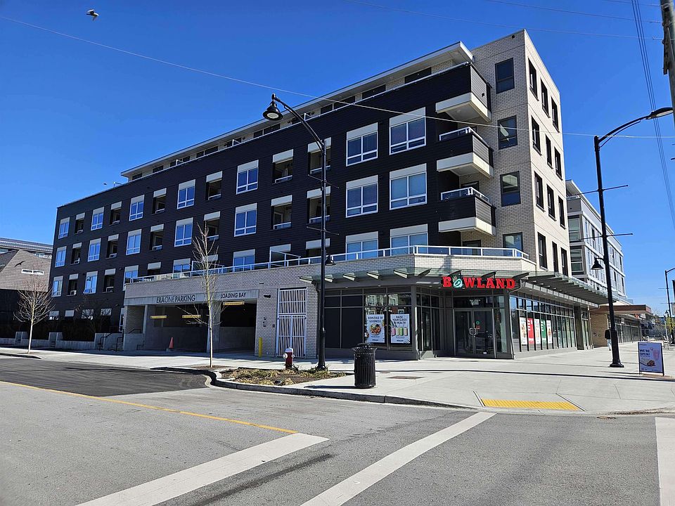 1st image of 22265 Dewdney Trunk Rd #402