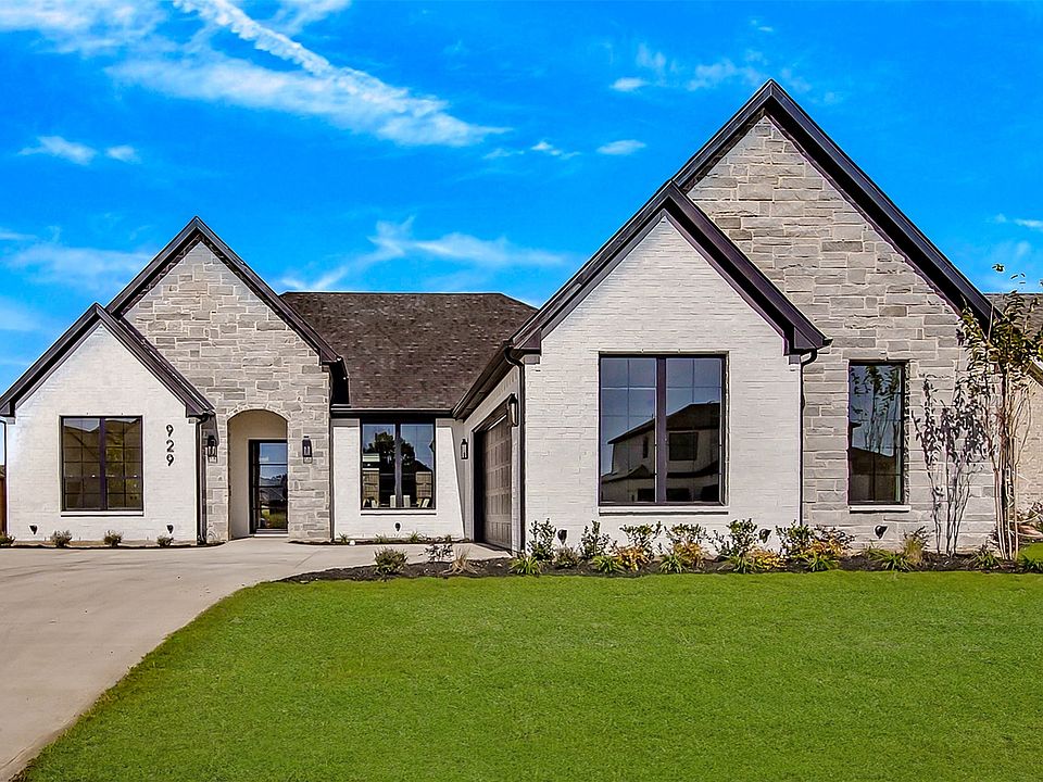 1st image of 929 Claystone Ridge Dr