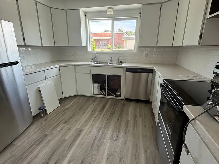 2368 Pacific Ave — Photo 7