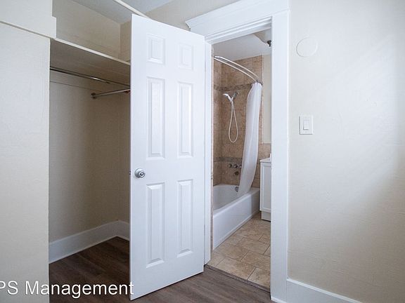 3rd image of 1460 Gaviota Ave #11