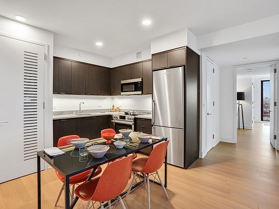 4th image of 662 Pacific St #9M