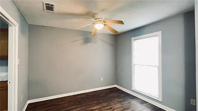 2236 Litchwood Ln — Photo 6