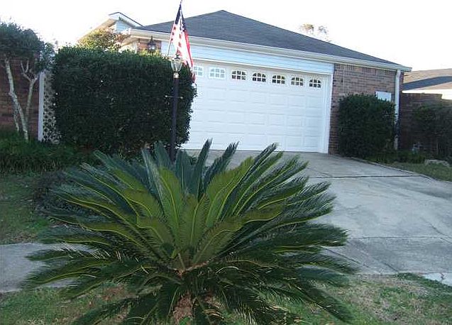 2nd image of 26 Hedgestone Ct