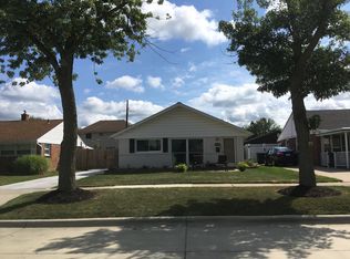 18223 Hinton St, Riverview, MI 48193