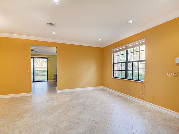 3rd image of 127 Riverwalk Cir W