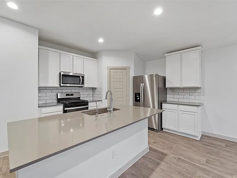 7722 Murciana Dr — Photo 5