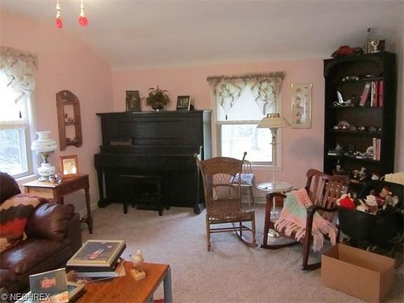 4th image of 5422 Hudson Dr