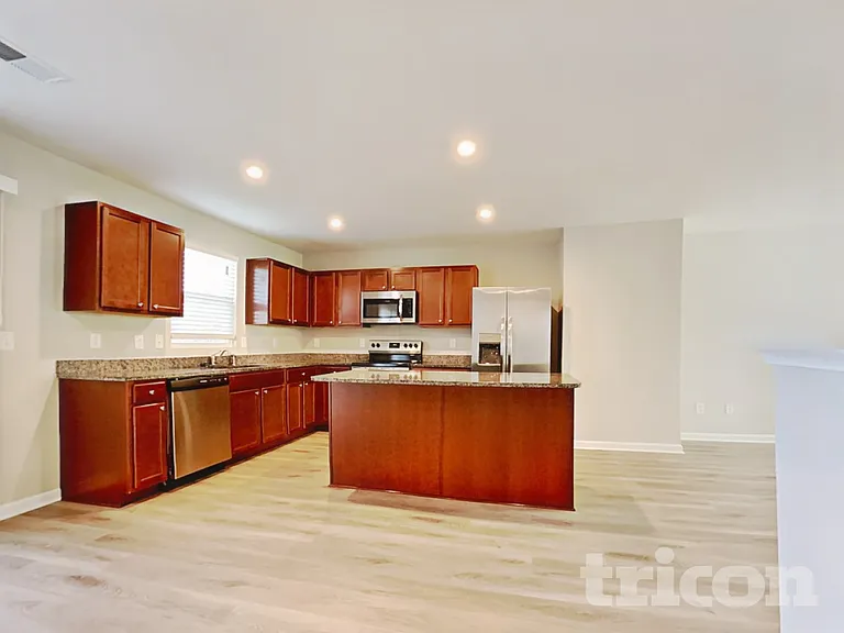 757 Sequoia Dr — Photo 5