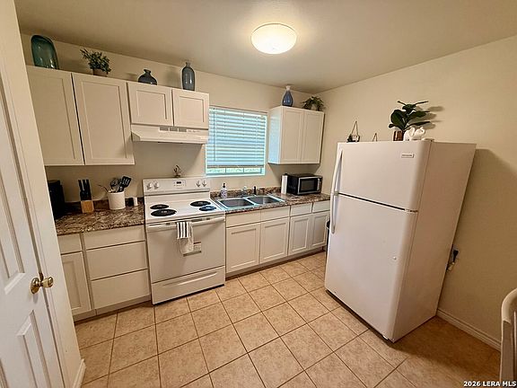 5th image of 391 RIVERSIDE DR #15
