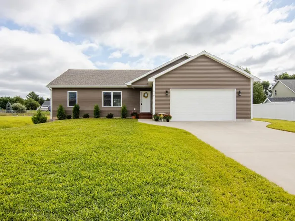 1976 Hansen Cir, Traverse City, MI 49685