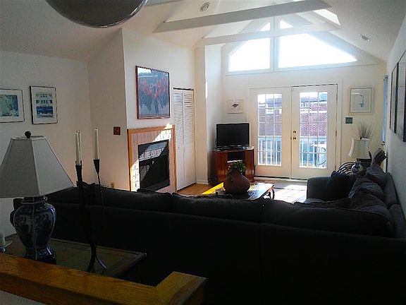 2nd image of 833 5th St