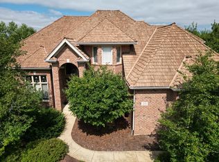 25 Persimmon Ln, South Elgin, IL 60177