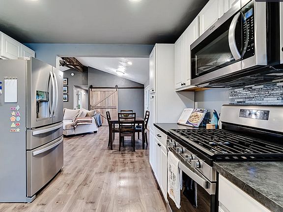 4th image of 620 Ruby Ave