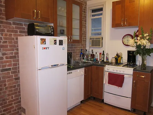 Rented by Tosh Marks Property Group | media 12