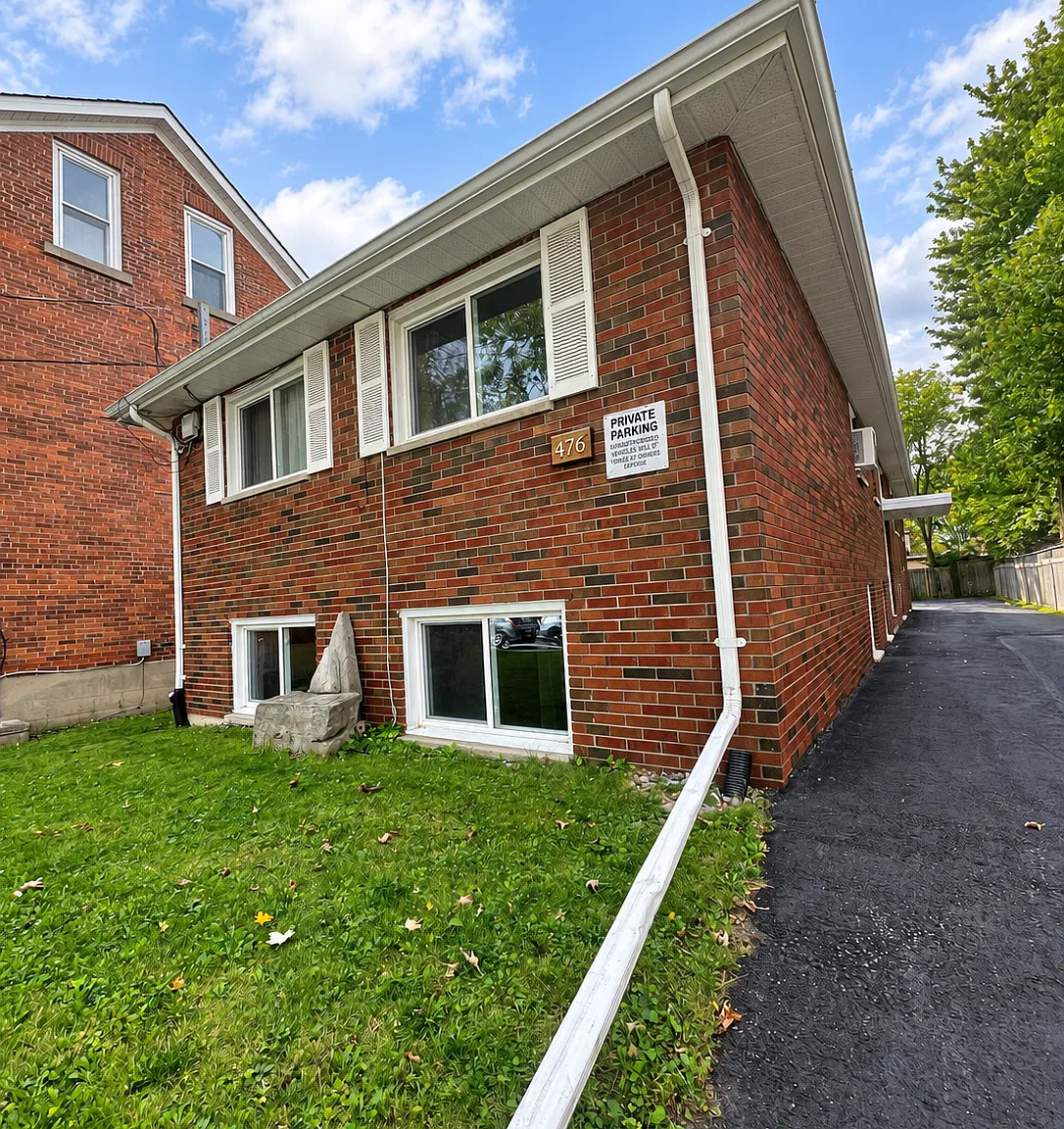 476 Albert Street — Photo 1