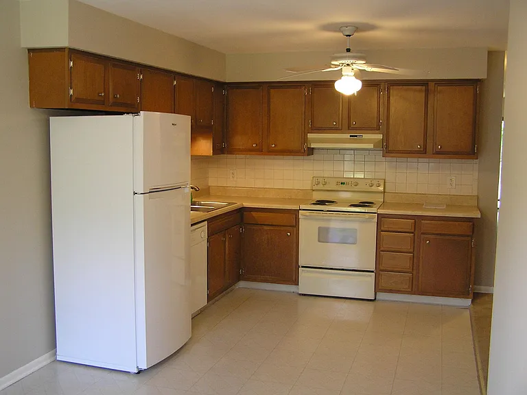 Kitchen: W 9'x L 20'6"= 174sq. ft Four of four