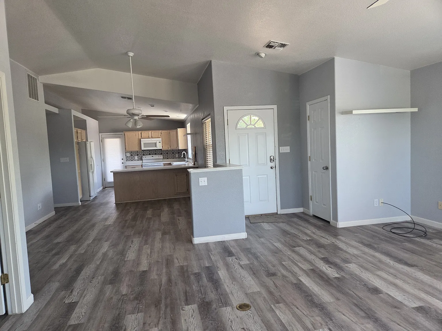 206 E Jura Cir — Photo 2