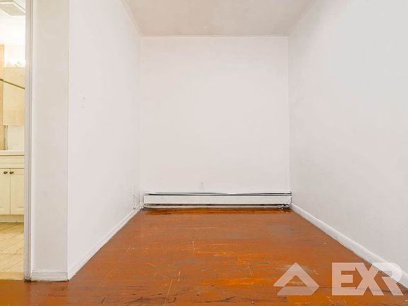 3rd image of 530 W 47th St APT 6A