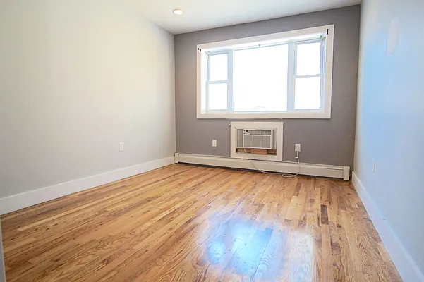 Rented by Lofts and Flats LLC | media 28