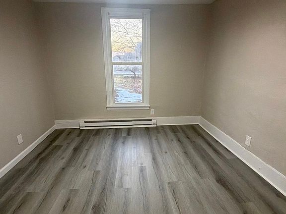 5th image of 2107 N B St