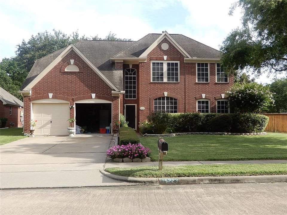 1st image of 15223 Oak Lake Glen Dr