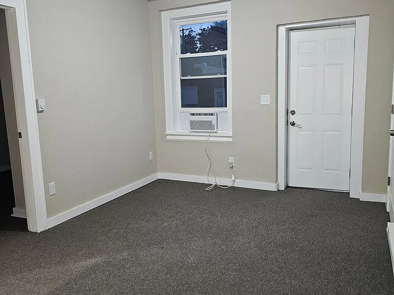 Robinson Heights — Photo 16