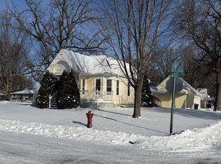 801 N Carver St, Winthrop, MN 55396