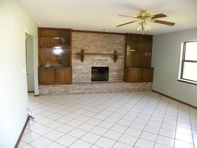 2nd image of 1933 Greenway Ave