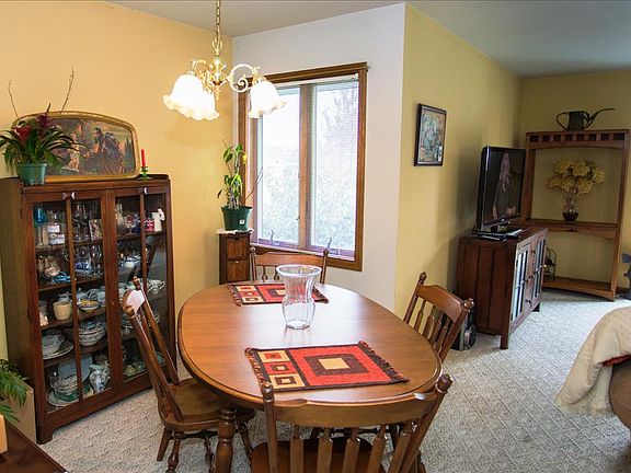 4th image of 404 Park Place Ct