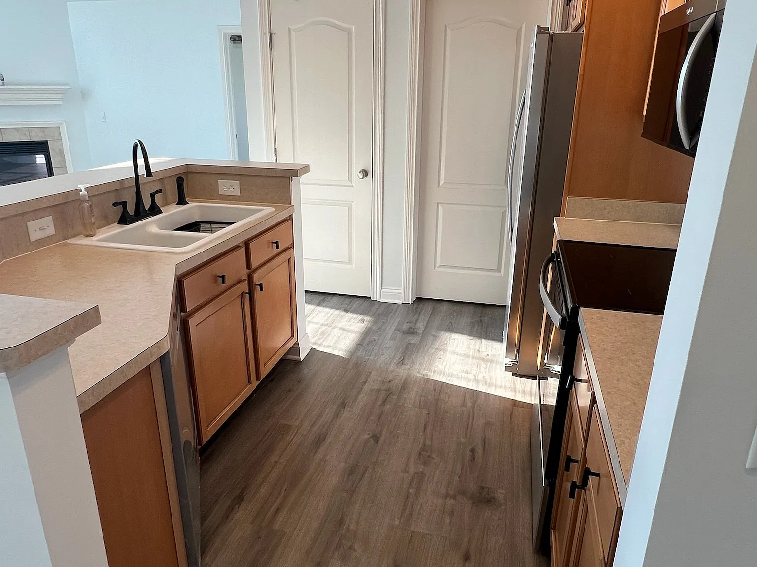 2 bed, 1376 sqft, $2,350 — Photo 4