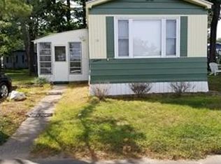 16 1st Ave, Westfield, MA 01085