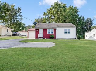 1823 Rainbow Dr, Waterloo, IA 50701