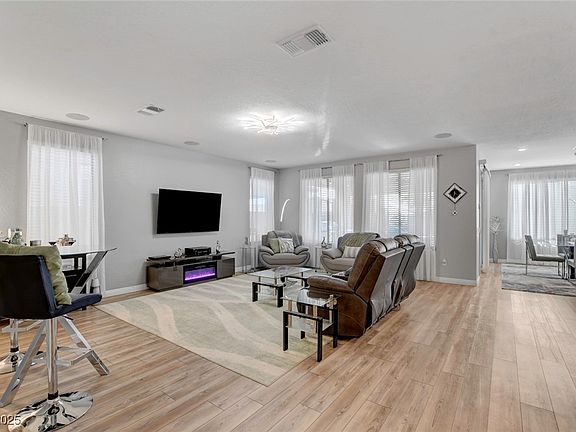 4th image of 2395 Dalewood Ave