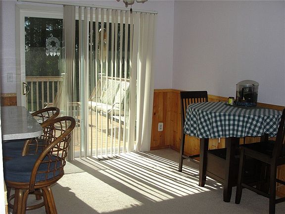 3rd image of 9520 Emerald Dr SE