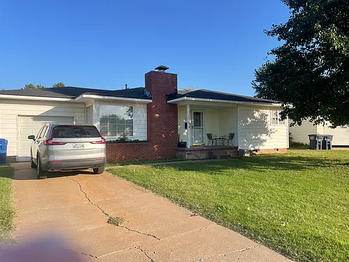 1359 Beverly Dr Photo 1