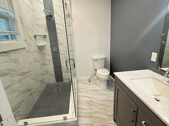 5th image of 112 Hollingsworth St APT 5