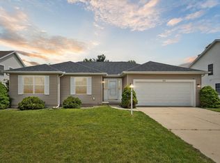 512 Shepherds Cove Dr, Osceola, IN 46561