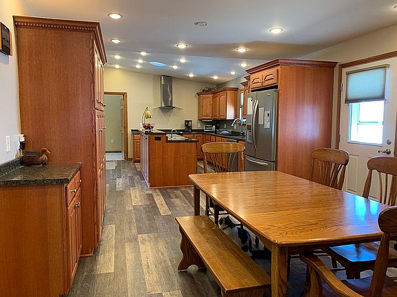 Kitchen/Dining room area
