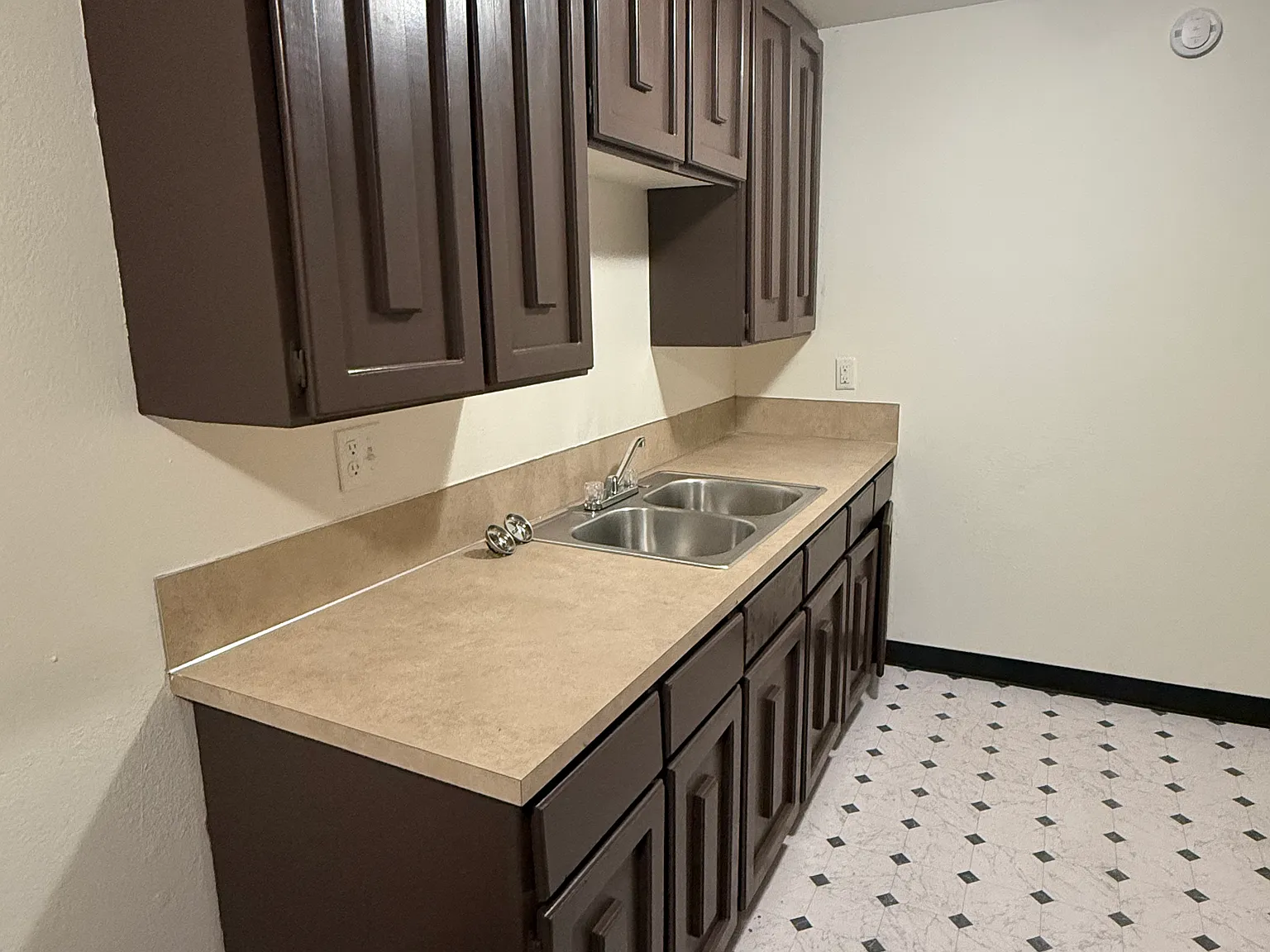 2 bed, 928 sqft, $1,200 — Photo 4