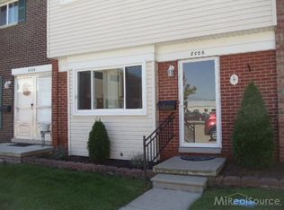 8086 Farnum Ct, Warren, MI 48093