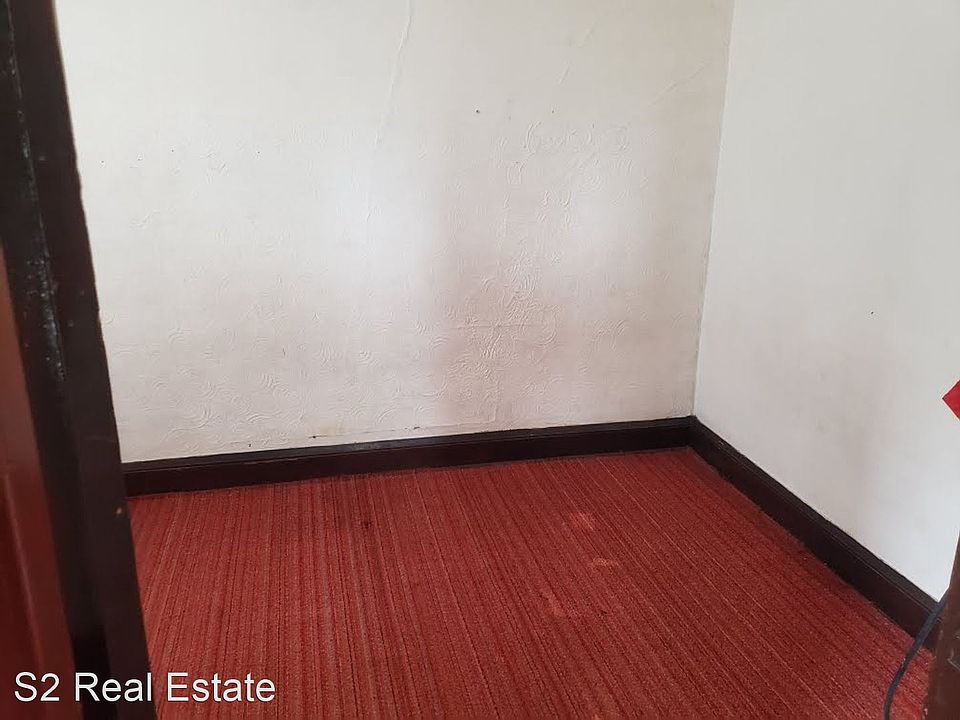 2nd image of 828 W Hayes Ave #11590817