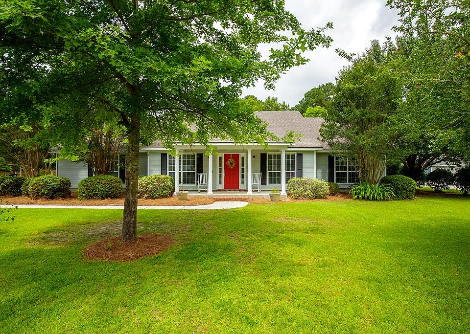 1st image of 2614 Carmon Dr