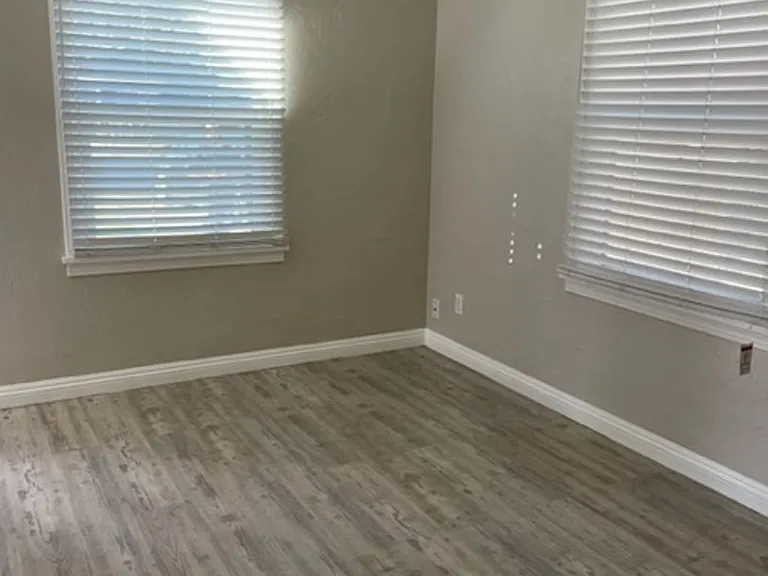 3408-3416 Chester Ln — Photo 9