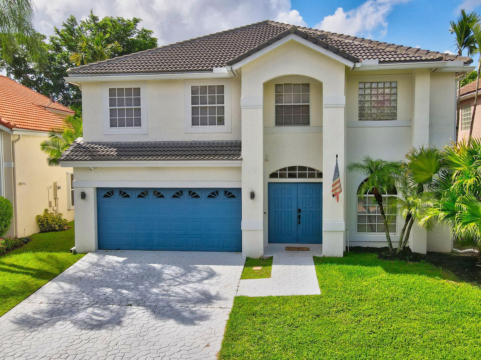 10904 La Salinas Cir