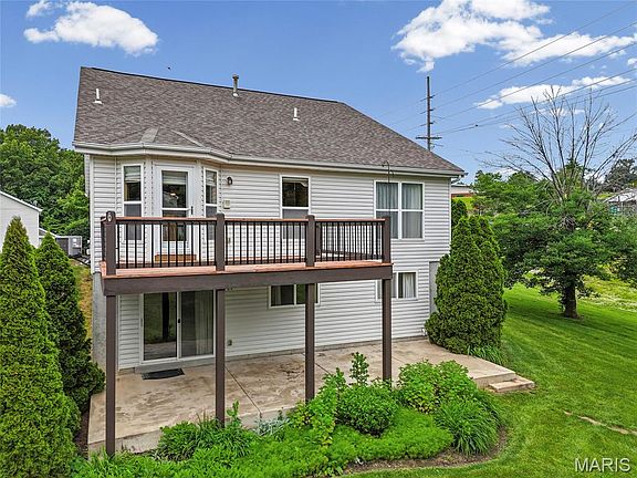 2nd image of 102 Hollow Brook Dr