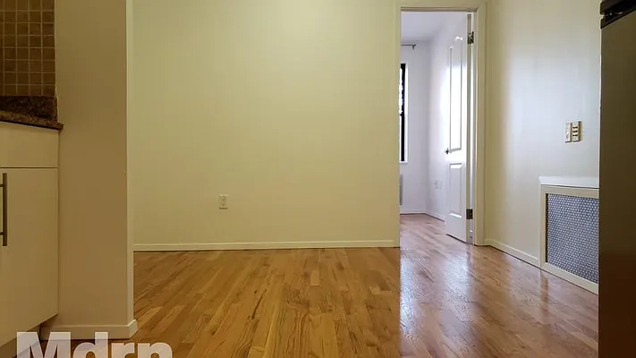 Rented by Mdrn Residential | media 3